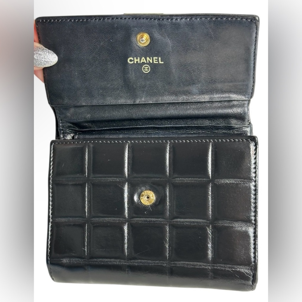 Chanel Leather Chocolate Bar Black Quilted Tri-Fold Wallet - GUC - Picture 6 of 11